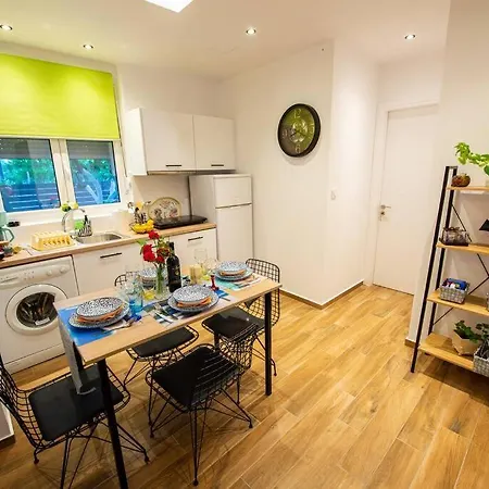Lemon Garden Stylish Private Apartment Kalamata
