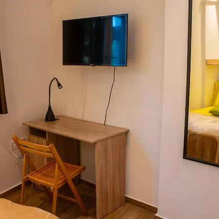 Lemon Garden Stylish Private Apartment Kalamata