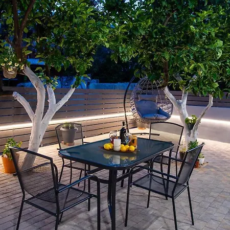 Apartment Lemon Garden Stylish Private