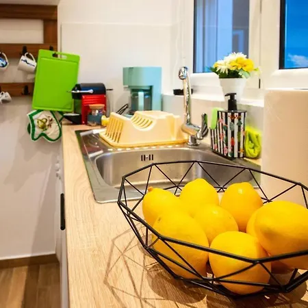 Lemon Garden Stylish Private