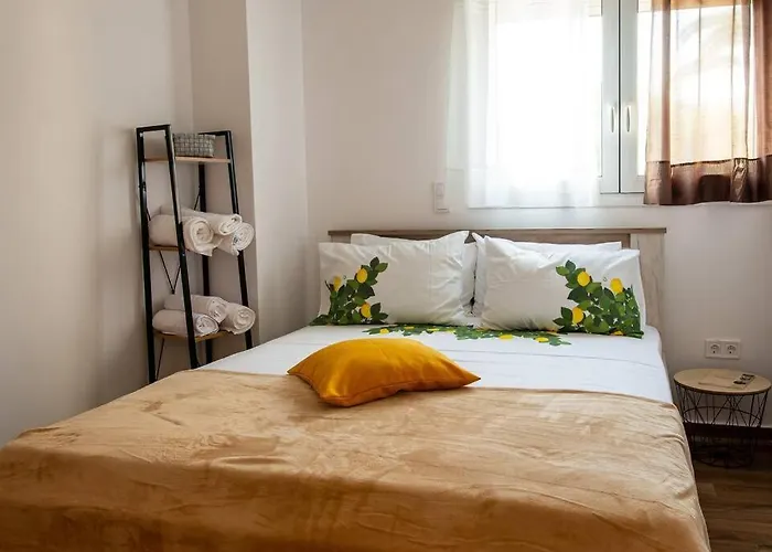 Lemon Garden Stylish Private